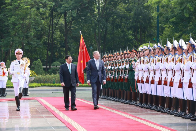 Thủ tướng Phạm Minh Chính chủ trì lễ đón Thủ tướng Australia thăm chính thức Việt Nam - Ảnh 3.