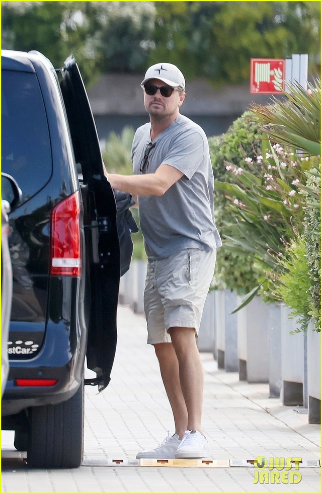 Leonardo DiCaprio đi nghỉ dưỡng với người mẫu 22 tuổi - Ảnh 1.