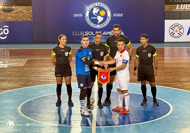 ĐT futsal Việt Nam thua sát nút chủ nhà Paraguay trong trận giao hữu đầu tiên - Ảnh 1.