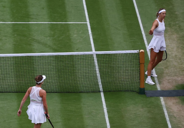 Wimbledon 2023: Không bắt tay đối thủ, Azarenka bị khán giả la ó - Ảnh 1.