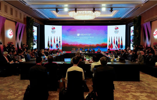 Phiên họp hẹp Bộ trưởng Ngoại giao ASEAN tại Indonesia - Ảnh 1.