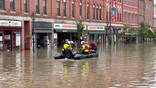 Mỹ ban bố tình trạng khẩn cấp do lũ lụt tại Vermont - Ảnh 1.
