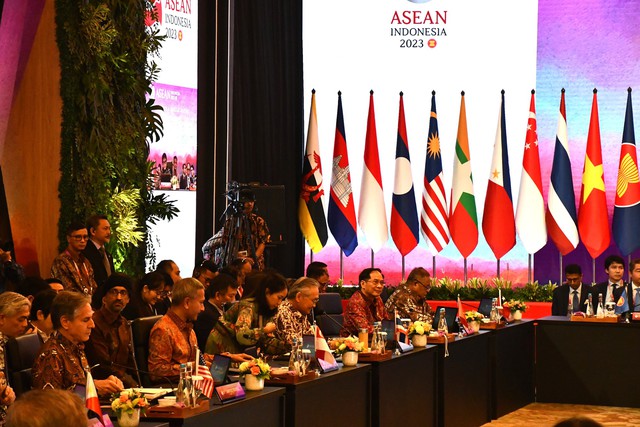 AMM-56: Việt Nam dự Hội nghị EAS và PMC ASEAN-Hoa Kỳ - Ảnh 1.
