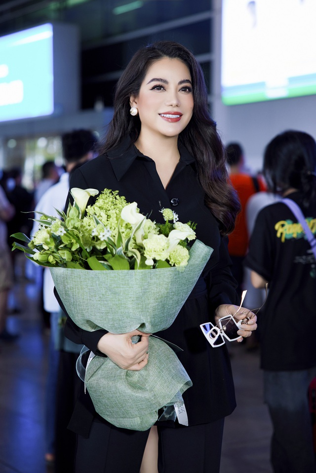 Đương kim Hoa hậu Trái đất 2022 đến Việt Nam - Ảnh 1.