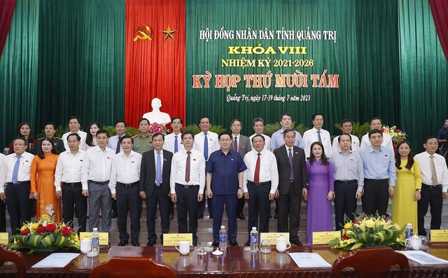 Chủ tịch Quốc hội dự khai mạc Kỳ họp thứ 18 Hội đồng nhân dân tỉnh Quảng Trị - Ảnh 4.