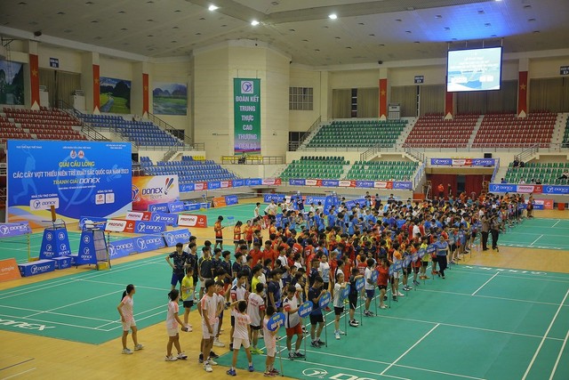 Gần 400 VĐV tranh tài tại giải cầu lông các cây vợt thiếu niên, trẻ xuất sắc Quốc gia 2023   - Ảnh 1.