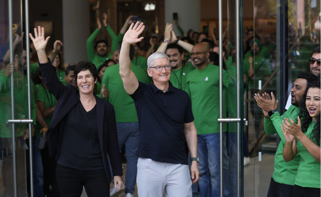 Apple mua lại khối cổ phiếu kỷ lục bất chấp doanh số iPhone giảm - Ảnh 2.
