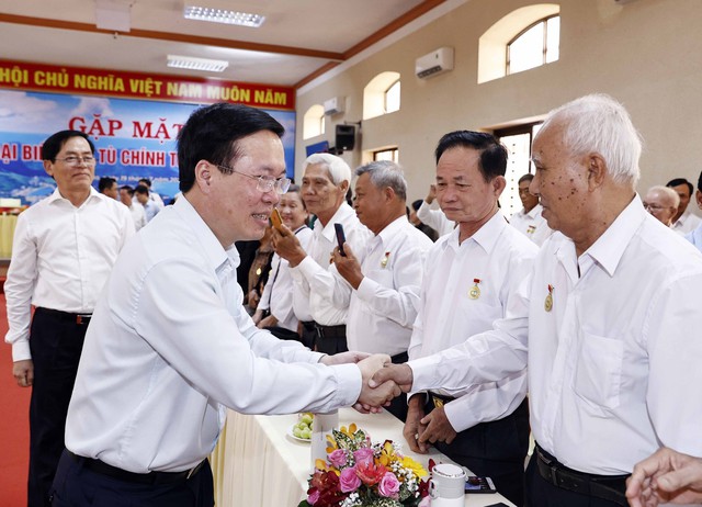 Chủ tịch nước Võ Văn Thưởng gặp mặt cựu tù chính trị Côn Đảo - Ảnh 2.