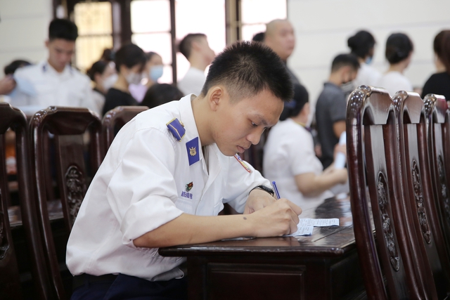Người dân phường Nguyễn Trãi, Hà Đông tích cực hưởng ứng hiến máu cứu người - Ảnh 2.