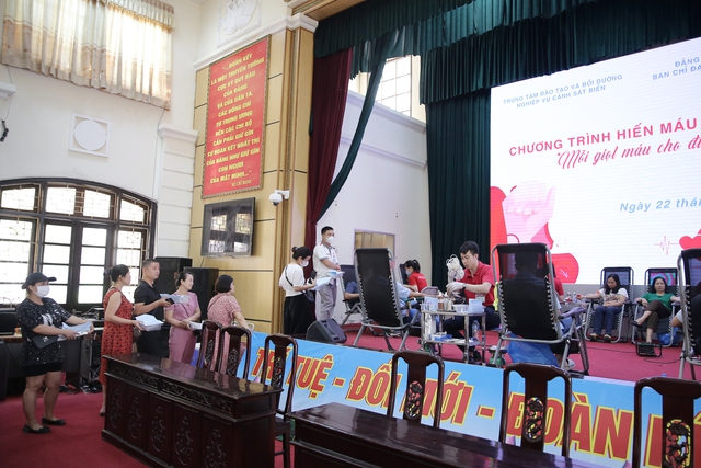 Người dân phường Nguyễn Trãi, Hà Đông tích cực hưởng ứng hiến máu cứu người - Ảnh 10.