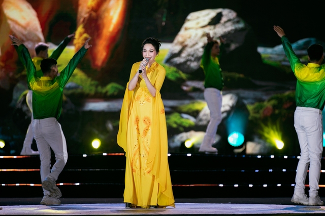 Nhìn lại đêm Chung kết Miss World Vietnam 2023 hoành tráng với 600m2 LED - Ảnh 5.