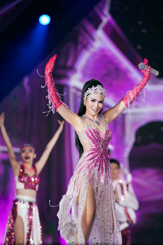Nhìn lại đêm Chung kết Miss World Vietnam 2023 hoành tráng với 600m2 LED - Ảnh 7.