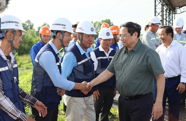Thủ tướng đến kiểm tra tiến độ thi công dự án Vành đai 3 TP Hồ Chí Minh - Ảnh 2.