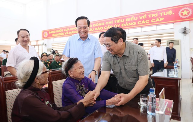 Thủ tướng Phạm Minh Chính: Chăm sóc thương binh, bệnh binh, người có công như chăm sóc người thân - Ảnh 4.