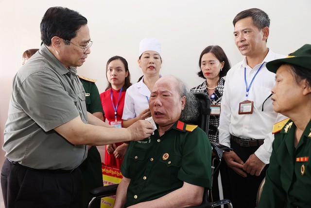 Thủ tướng Phạm Minh Chính: Chăm sóc thương binh, bệnh binh, người có công như chăm sóc người thân - Ảnh 1.