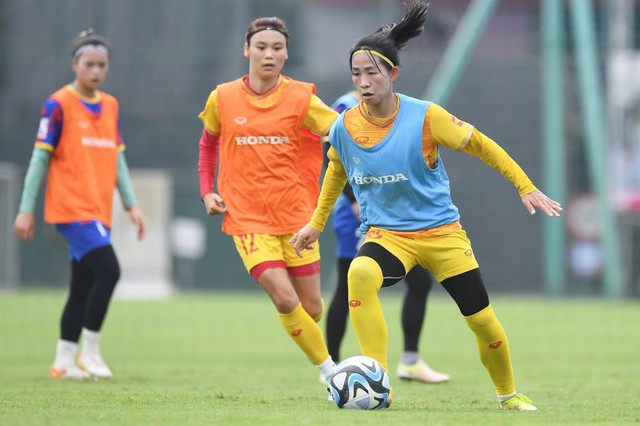 HLV Mai Đức Chung: ĐT nữ Việt Nam chuẩn bị kỹ lưỡng cho World Cup - Ảnh 1.