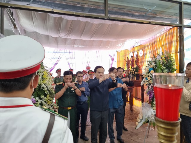 Phó Thủ tướng Trần Lưu Quang kiểm tra hiện trường, chỉ đạo khắc phục hậu quả sạt lở đèo Bảo Lộc - Ảnh 5.