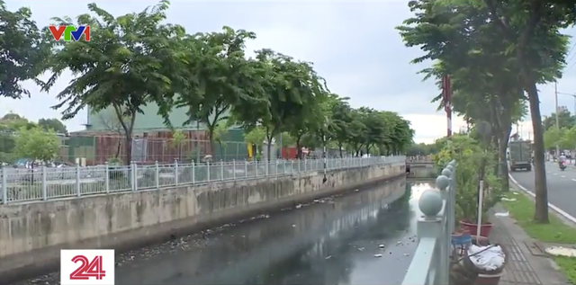 TP. Hồ Chí Minh: Tuyến kênh được chi hơn 5.000 tỷ đồng cải tạo lại bị ô nhiễm - Ảnh 1.