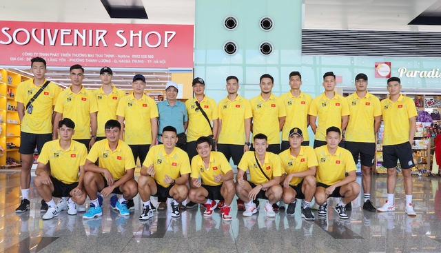 1 VĐV bị cấm nhập cảnh, ĐT bóng chuyền nam Việt Nam thiệt quân ở AVC Challenge Cup - Ảnh 1.