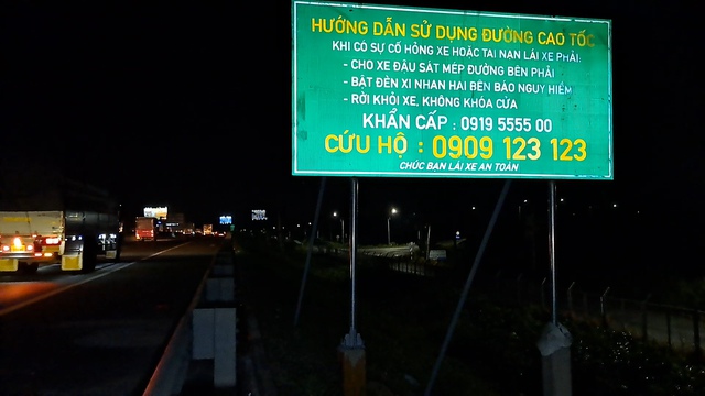 Xuất hiện bảng hướng dẫn lạ trên cao tốc TP Hồ Chí Minh - Trung Lương - Ảnh 1.