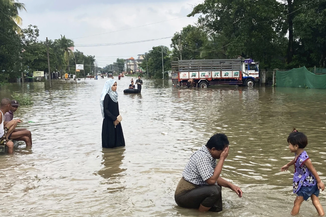 Lũ lụt nghiêm trọng tại Myanmar khiến 5 người tử vong, hàng chục nghìn người phải di dời - Ảnh 1.