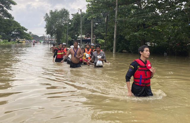 Lũ lụt nghiêm trọng tại Myanmar khiến 5 người tử vong, hàng chục nghìn người phải di dời - Ảnh 3.