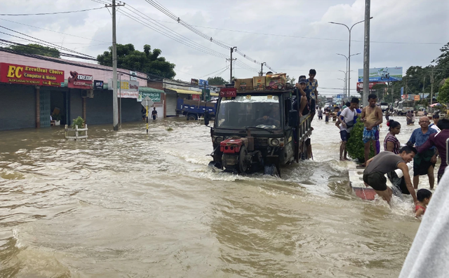 Lũ lụt nghiêm trọng tại Myanmar khiến 5 người tử vong, hàng chục nghìn người phải di dời - Ảnh 7.
