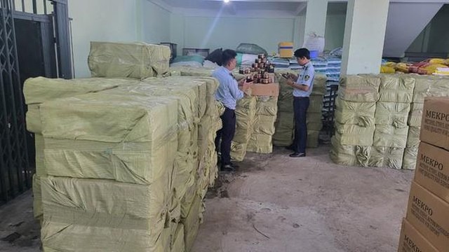 Phú Yên: Phát hiện hơn 4 tấn shisha nhập lậu đang trên đường đi tiêu thụ - Ảnh 1.