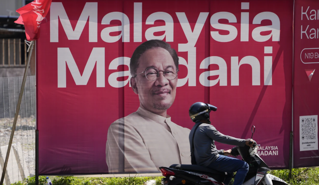 Cử tri Malaysia đi bỏ phiếu bầu cơ quan lập pháp tại 6 bang - Ảnh 1.