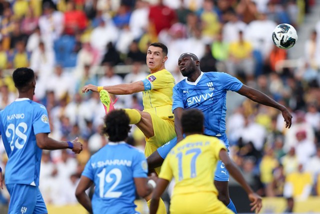 Ronaldo lập cú đúp, Al Nassr ngược dòng, vô địch Arab Champions Cup - Ảnh 1.