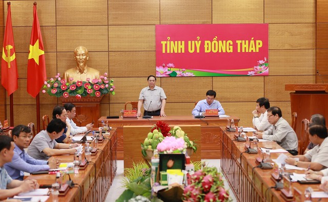 Thủ tướng Phạm Minh Chính: Đồng Tháp cần tiên phong, kiểu mẫu trong xây dựng nông thôn hiện đại, nông nghiệp sinh thái nông dân văn minh - Ảnh 1.