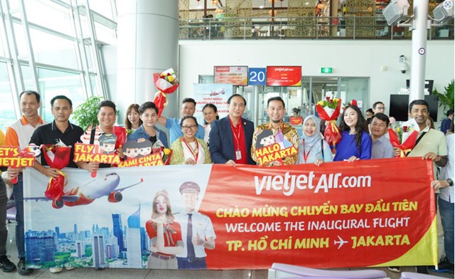MET E&M đồng hành tổ chức famtrip trên chuyến bay đầu tiên từ TP Hồ Chí Minh đến Jakarta - Ảnh 1.