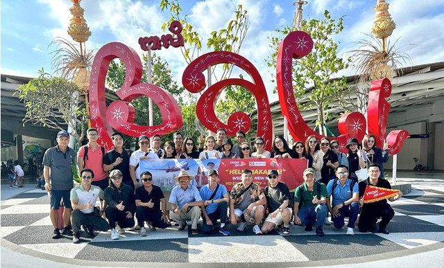 MET E&M đồng hành tổ chức famtrip trên chuyến bay đầu tiên từ TP Hồ Chí Minh đến Jakarta - Ảnh 2.