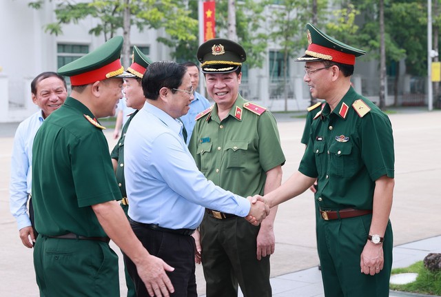 Thủ tướng kiểm tra công tác tu bổ Lăng Chủ tịch Hồ Chí Minh - Ảnh 1.
