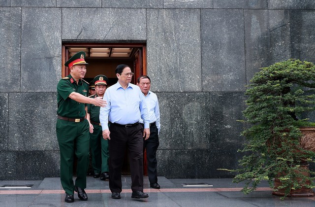 Thủ tướng kiểm tra công tác tu bổ Lăng Chủ tịch Hồ Chí Minh - Ảnh 4.