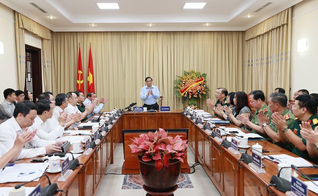 Thủ tướng kiểm tra công tác tu bổ Lăng Chủ tịch Hồ Chí Minh - Ảnh 6.