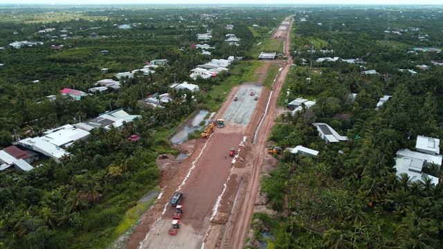 Nỗ lực thông xe tuyến cao tốc Mỹ Thuận - Cần Thơ vào cuối năm 2023 - Ảnh 1.