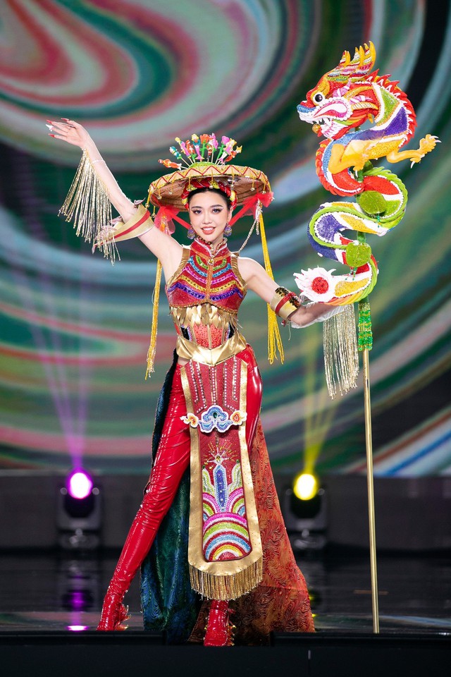 Nhà thiết kế nào sẽ thắng giải trang phục truyền thống tại Miss Grand Vietnam 2023? - Ảnh 8.