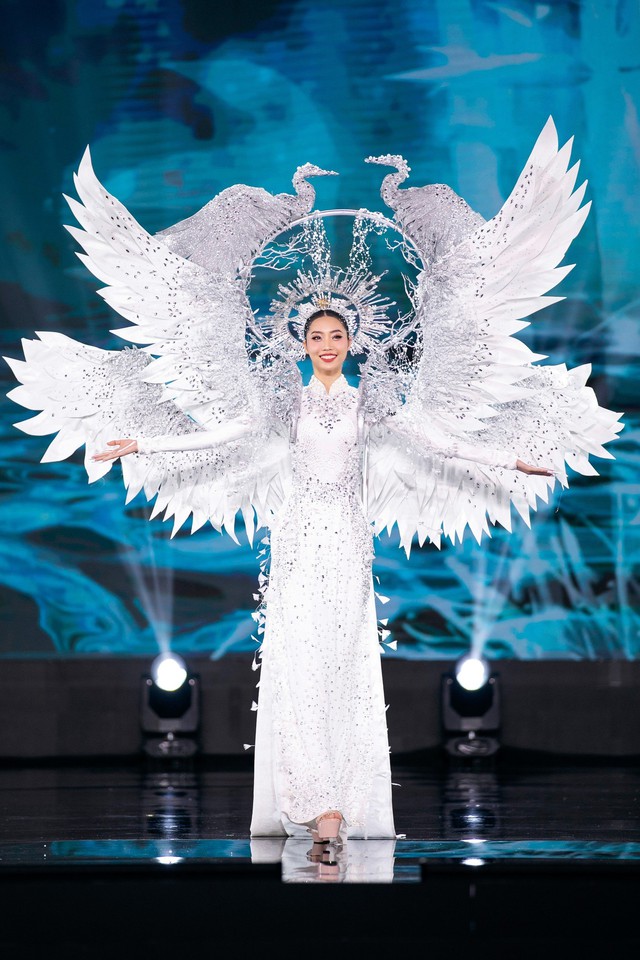 Nhà thiết kế nào sẽ thắng giải trang phục truyền thống tại Miss Grand Vietnam 2023? - Ảnh 9.