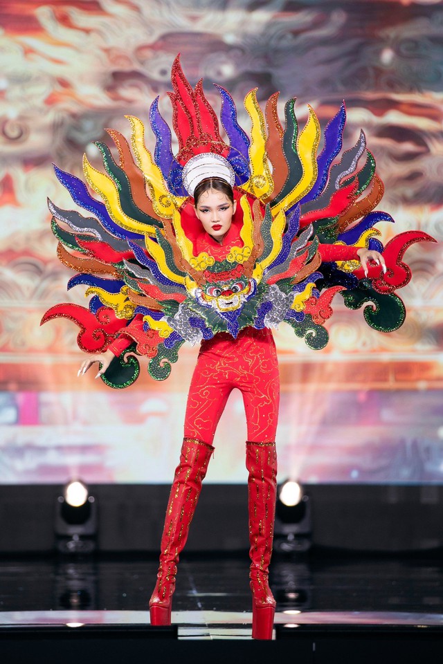 Nhà thiết kế nào sẽ thắng giải trang phục truyền thống tại Miss Grand Vietnam 2023? - Ảnh 35.