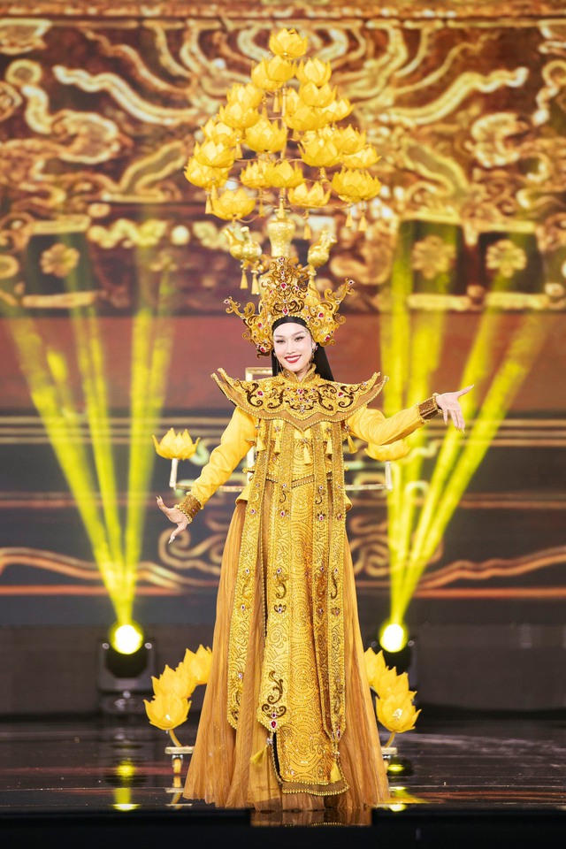 Nhà thiết kế nào sẽ thắng giải trang phục truyền thống tại Miss Grand Vietnam 2023? - Ảnh 42.