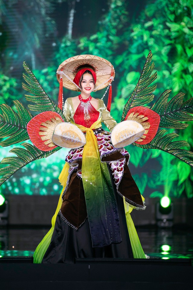 Nhà thiết kế nào sẽ thắng giải trang phục truyền thống tại Miss Grand Vietnam 2023? - Ảnh 1.