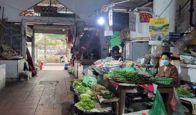 Năm 2023, Hà Nội xây mới, sửa chữa hàng chục chợ truyền thống - Ảnh 1.