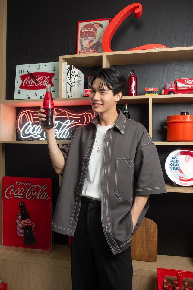 
Coca-Cola teams up with Asian superstar Win Metawin, launches latest campaign A recipe for magic in Asia
