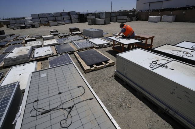 Rác thải pin mặt trời - “mỏ vàng” cho ngành tái chế - Ảnh 1.