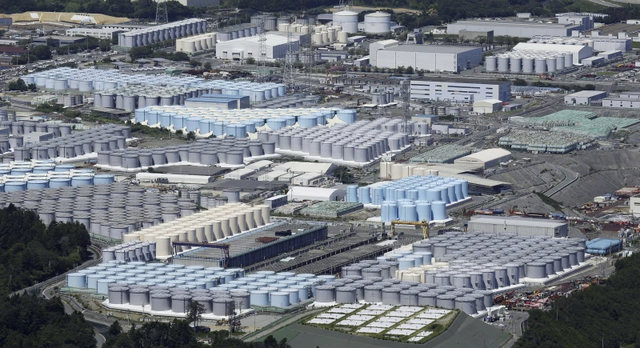 Nước thải nhà máy Fukushima được xả ra biển, Trung Quốc cấm toàn bộ hải sản Nhật Bản - Ảnh 1.