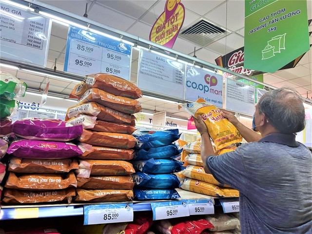 Giá gạo tại TP Hồ Chí Minh tăng 1.000 - 4.000 đồng/kg - Ảnh 1.