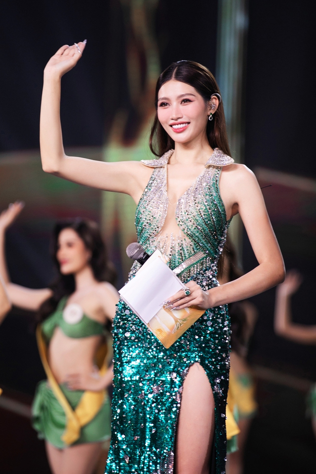 Dàn MC tài sắc trên sân khấu Hoa hậu Hòa bình Việt Nam 2023 - Ảnh 3.