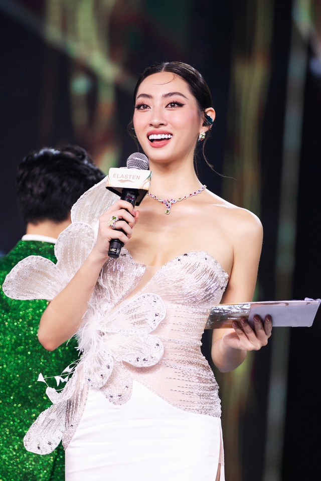 Dàn MC tài sắc trên sân khấu Hoa hậu Hòa bình Việt Nam 2023 - Ảnh 1.