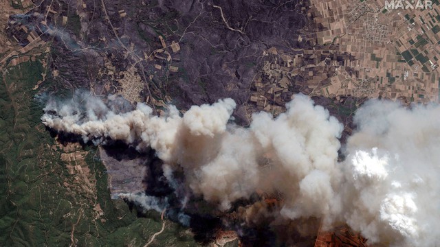 Hy Lạp huy động hơn 600 lính cứu hỏa tham gia chữa cháy rừng - Ảnh 2.